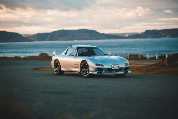 Maximizing Your Porsche Macan's Gleam: Top Ceramic Coating Tips for Ultimate Paint Protection